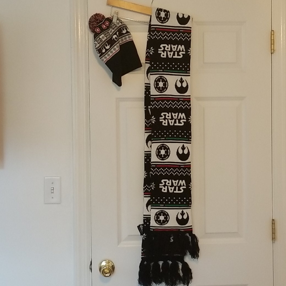 Star Wars Hat and Scarf Set